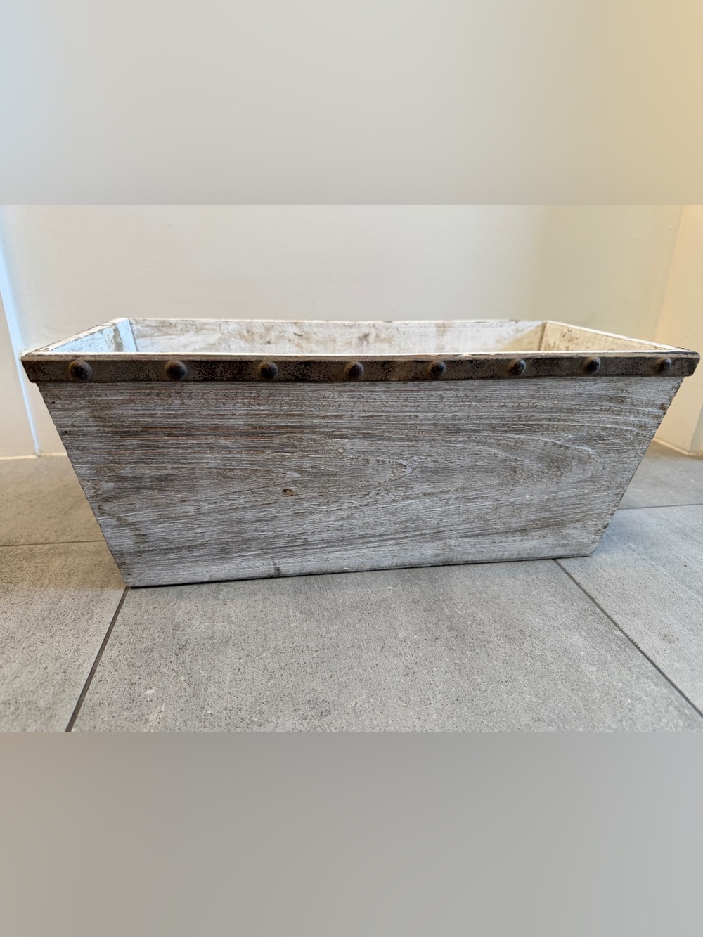 Rustic Whitewashed Wooden Planter Box with Decorative Studs for use in/outside 🌸